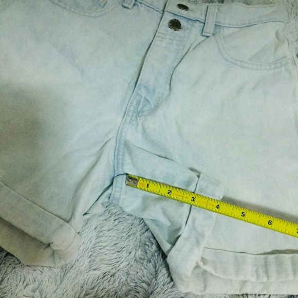 Vintage Arizona High Waist Shorts - Picture 4 of 7